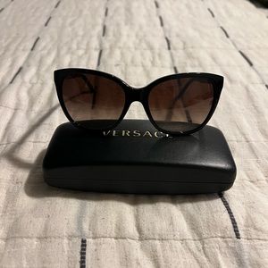 Womens Versace sunglasses in perfect condition!